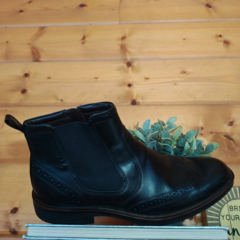 Ecco Biarritz Black Patent Leather Wingtip Ankle Chelsea Dress Boots Sz 41/7-7.5